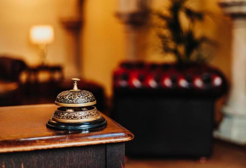 ホテル The Old Palace Lodge