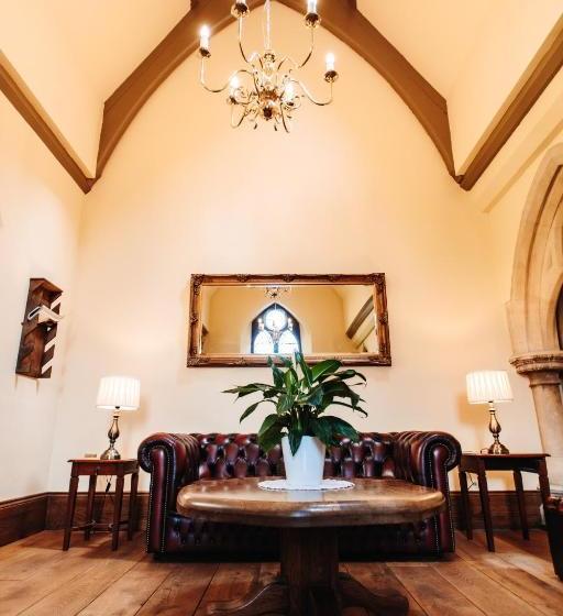 ホテル The Old Palace Lodge