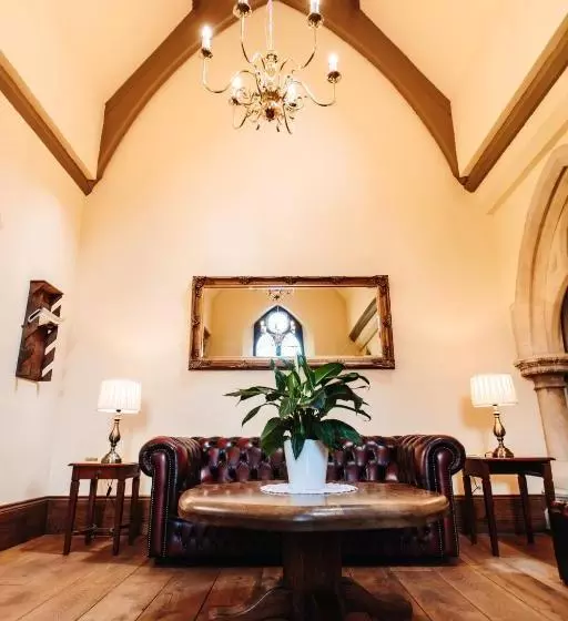 هتل The Old Palace Lodge