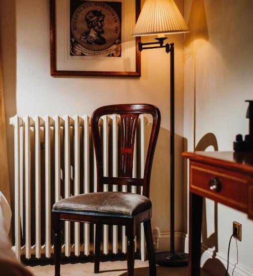 ホテル The Old Palace Lodge