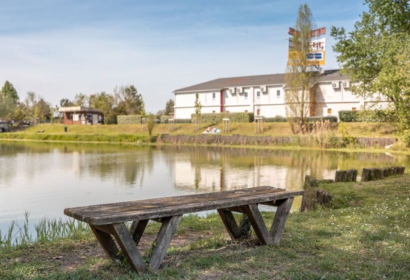 Отель The Originals Access, Hôtel Bordeaux Lac