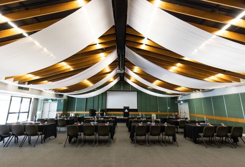 فندق Thredbo Alpine