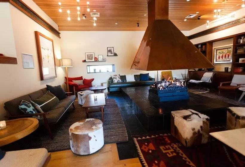 Отель Thredbo Alpine