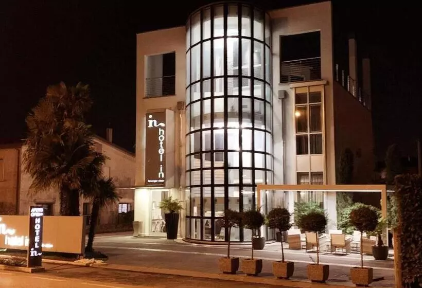 膳宿费 In Lounge Room