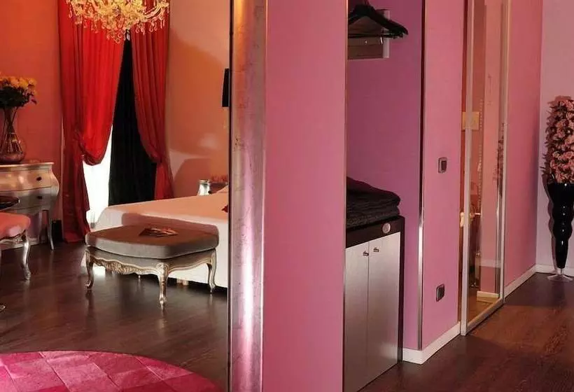 膳宿费 In Lounge Room