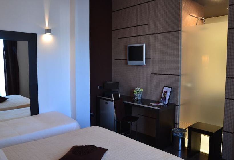 膳宿费 In   Lounge Room