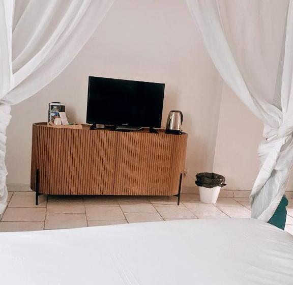 بنسيون Nuit En Brenne