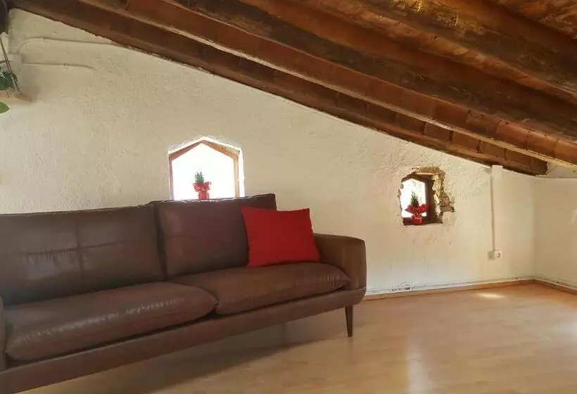 هاستل Apartament La Trilla