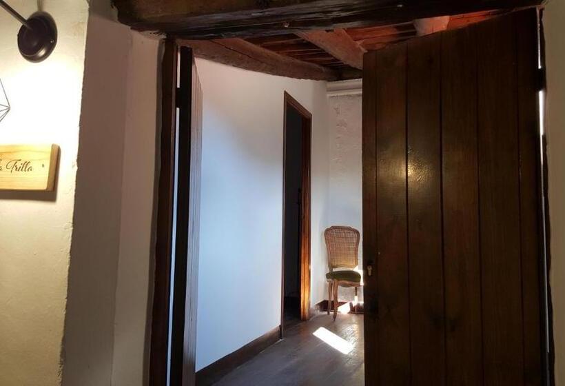 هاستل Apartament La Trilla