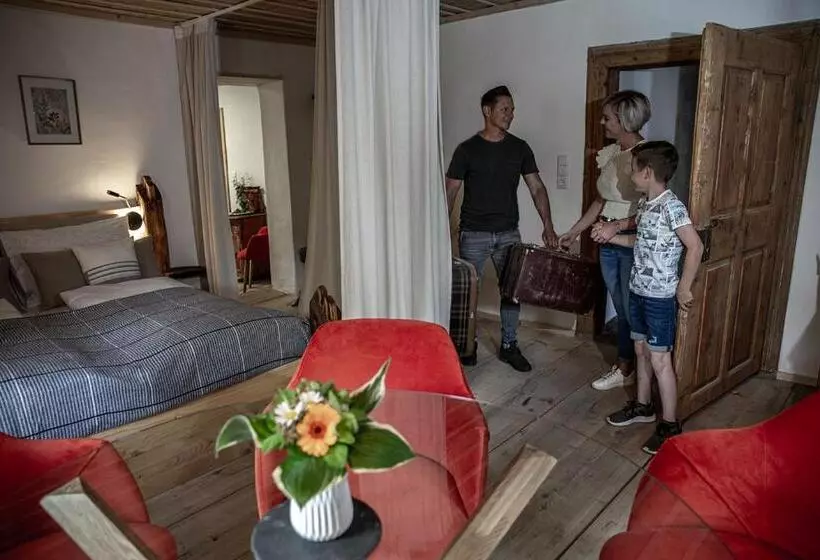 ホテル Adelwöhrer Bauernhaus