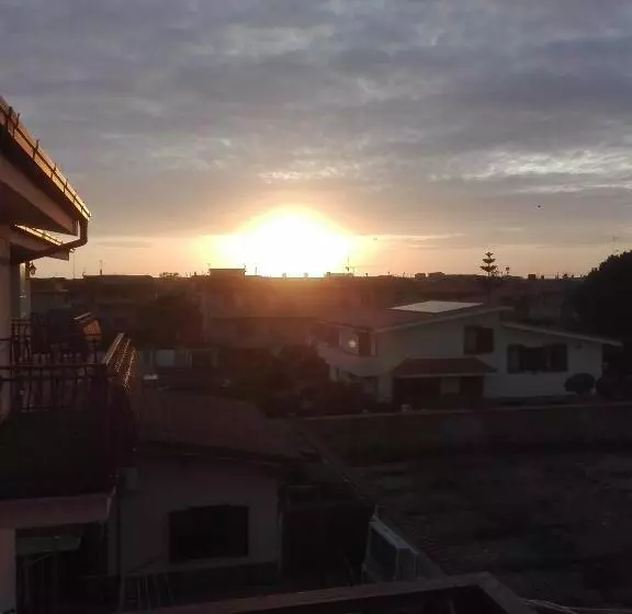 پانسیون A Santy S Roomsbagno Condiviso Sharedboth2piano No Lift No Shuttle  No Pasti No Meal,  A Pagamento A