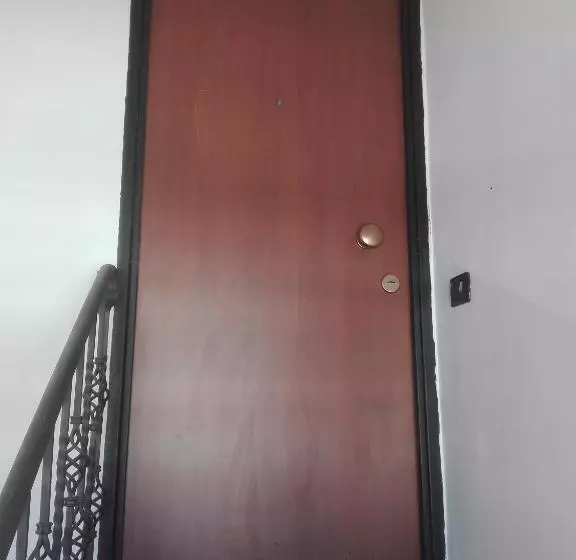 پانسیون A Santy S Roomsbagno Condiviso Sharedboth2piano No Lift No Shuttle  No Pasti No Meal,  A Pagamento A