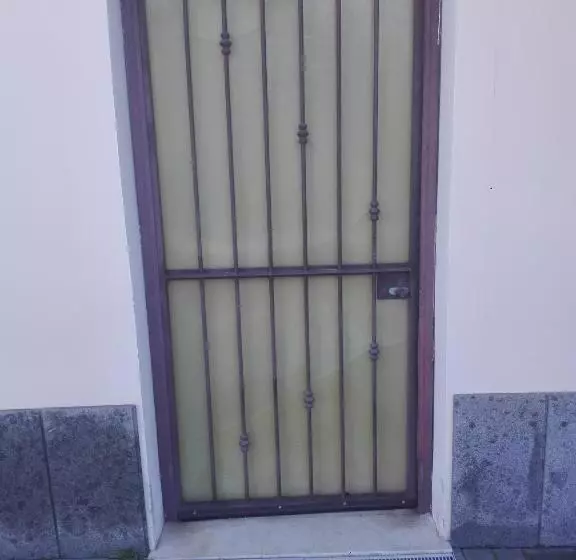 پانسیون A Santy S Roomsbagno Condiviso Sharedboth2piano No Lift No Shuttle  No Pasti No Meal,  A Pagamento A