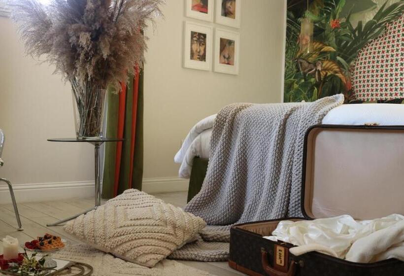 تختخواب و صبحانه Welchome Charming House