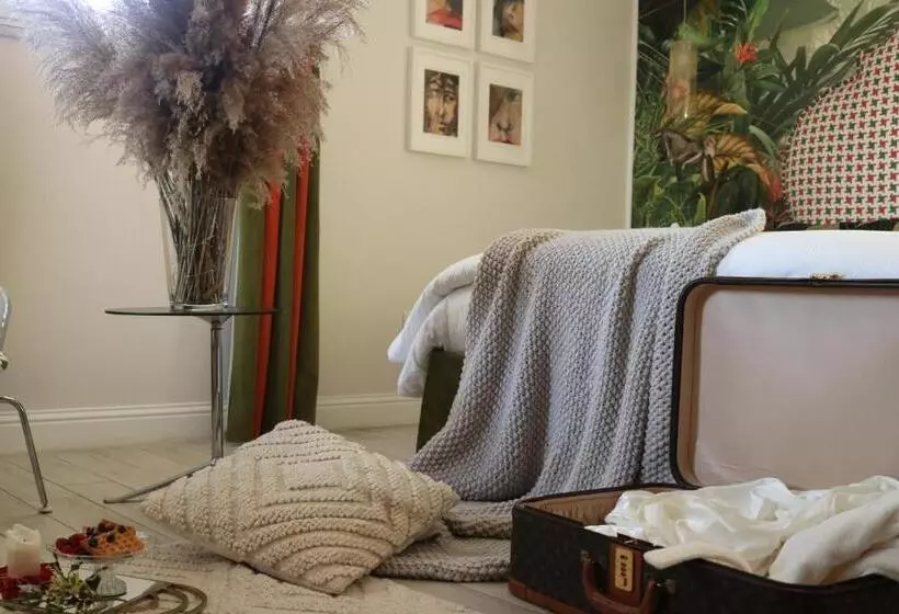 تختخواب و صبحانه Welchome Charming House