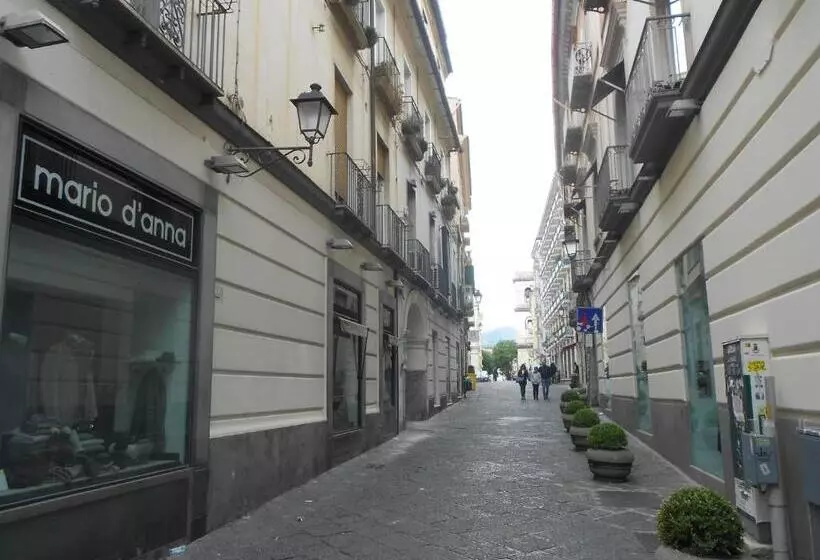 تختخواب و صبحانه Welchome Charming House