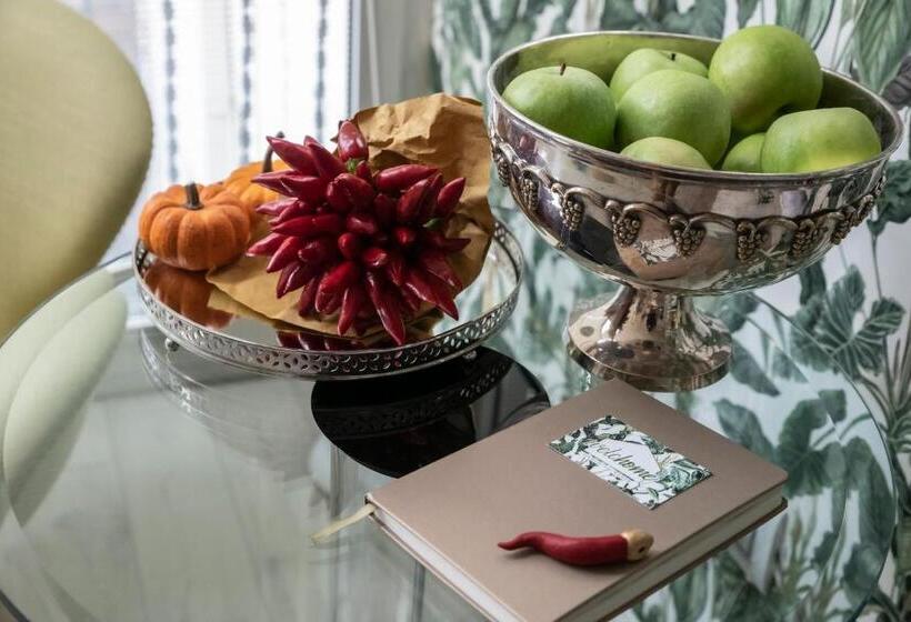 تختخواب و صبحانه Welchome Charming House