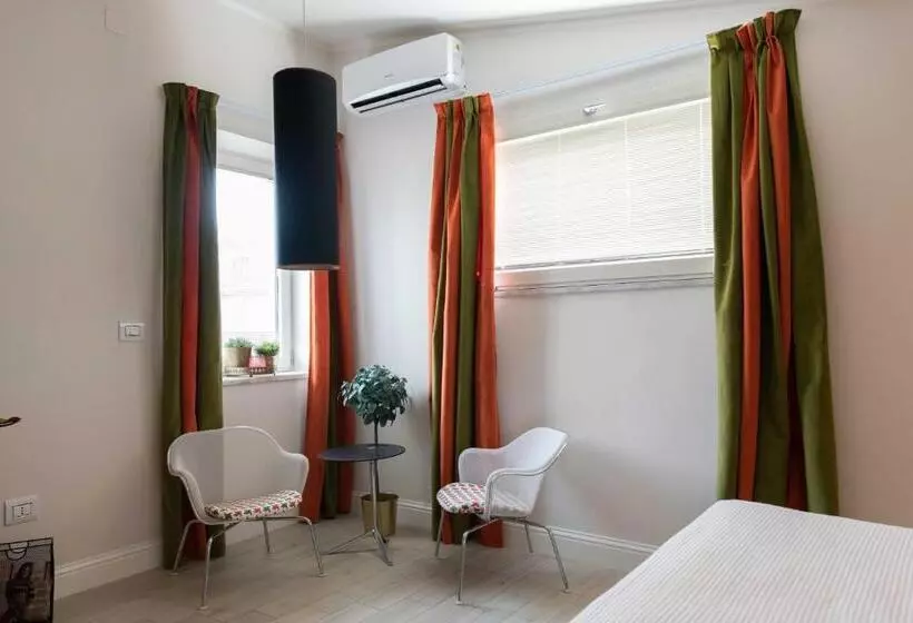 تختخواب و صبحانه Welchome Charming House