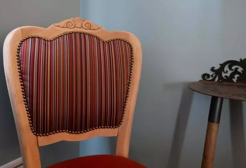 تختخواب و صبحانه Welchome Charming House