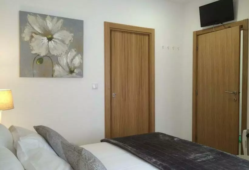 پانسیون Casinha Do Rossio