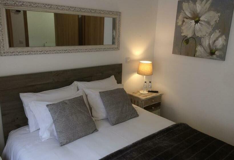 بنسيون Casinha Do Rossio