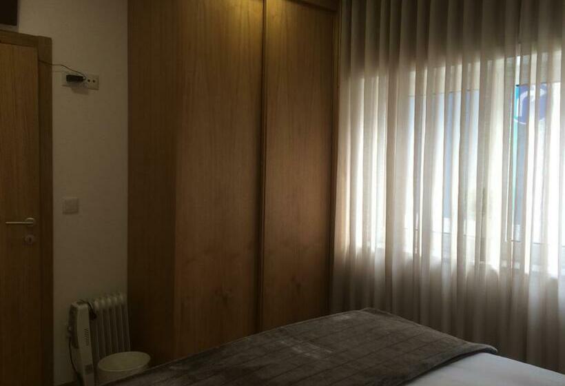 بنسيون Casinha Do Rossio