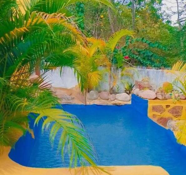 بنسيون Villa Almm