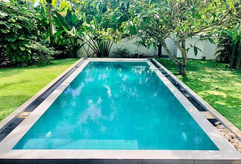 בית מלון כפרי Colive Ahangama