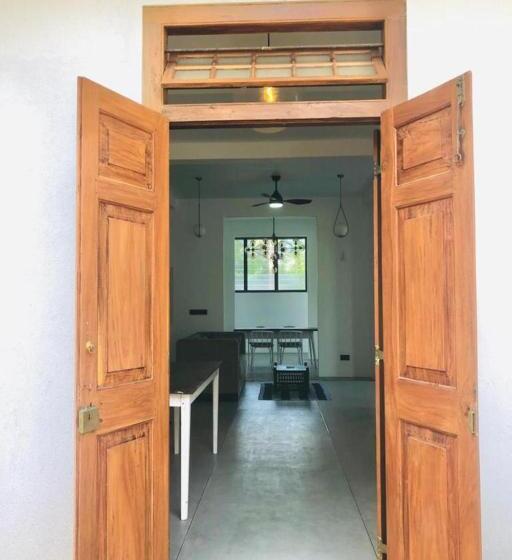 בית מלון כפרי Colive Ahangama