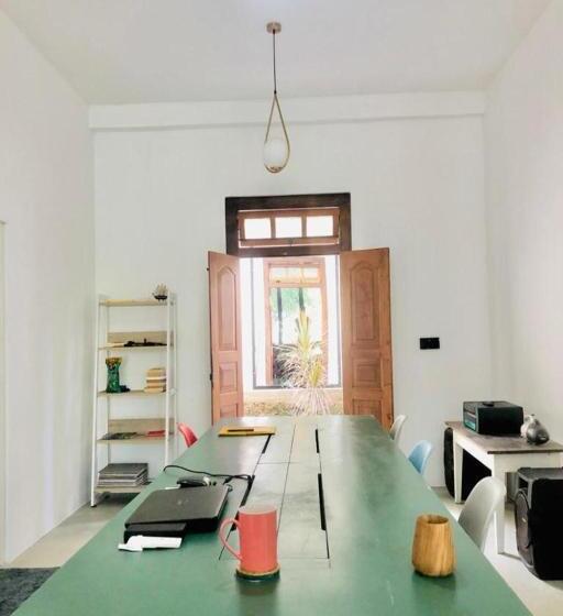 בית מלון כפרי Colive Ahangama