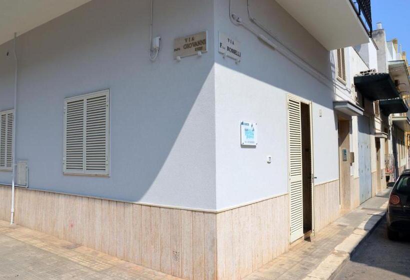 پانسیون Affittacamere A Pochi Passi