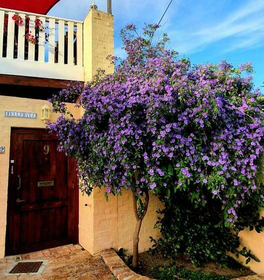 פנסיון Belle Vue Guesthouse