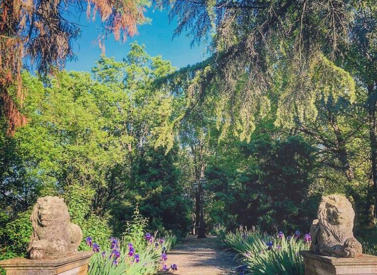 ペンション The Mansion House Villa Capannina