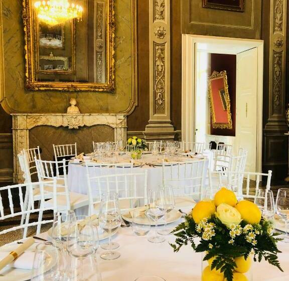 ペンション The Mansion House Villa Capannina