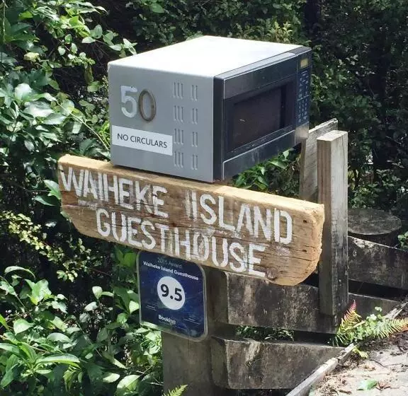 Majatalo Waiheke Island Guesthouse