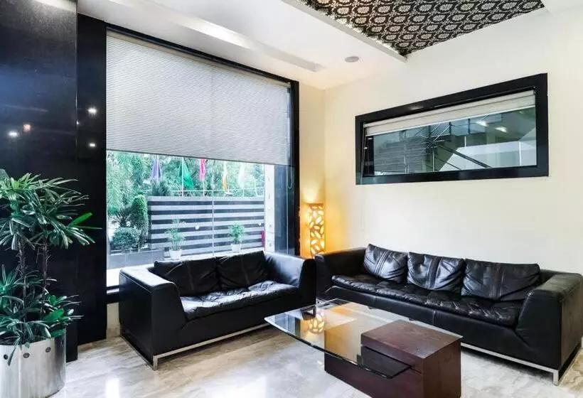 Hotel La Silver Leaf