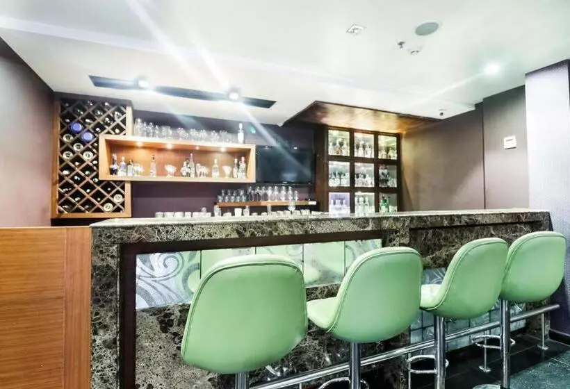 Hotel La Silver Leaf