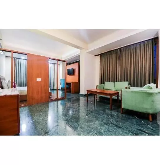 Hotel La Silver Leaf