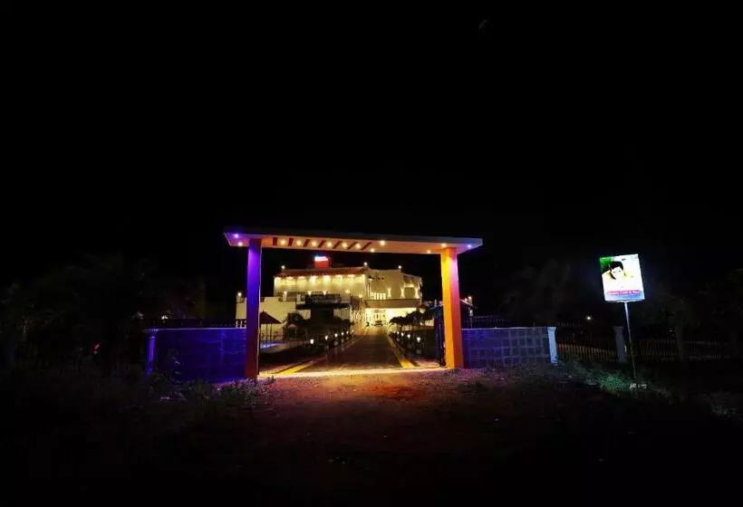 ホテル Rajeswari International