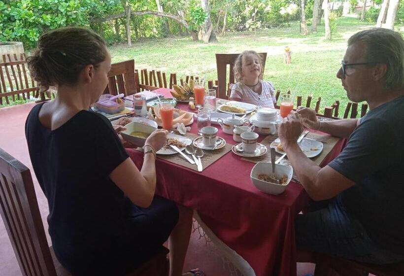 ペンション Green Garden Hiriketiya