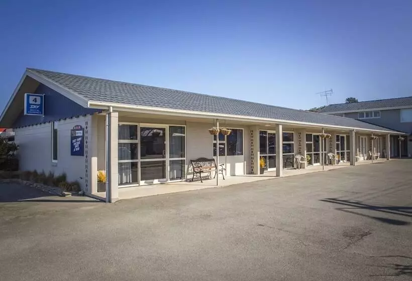 Aaa Thames Court Motel