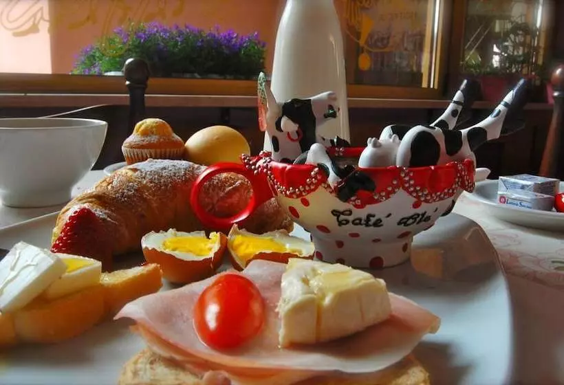 هتل Albergo Visconti