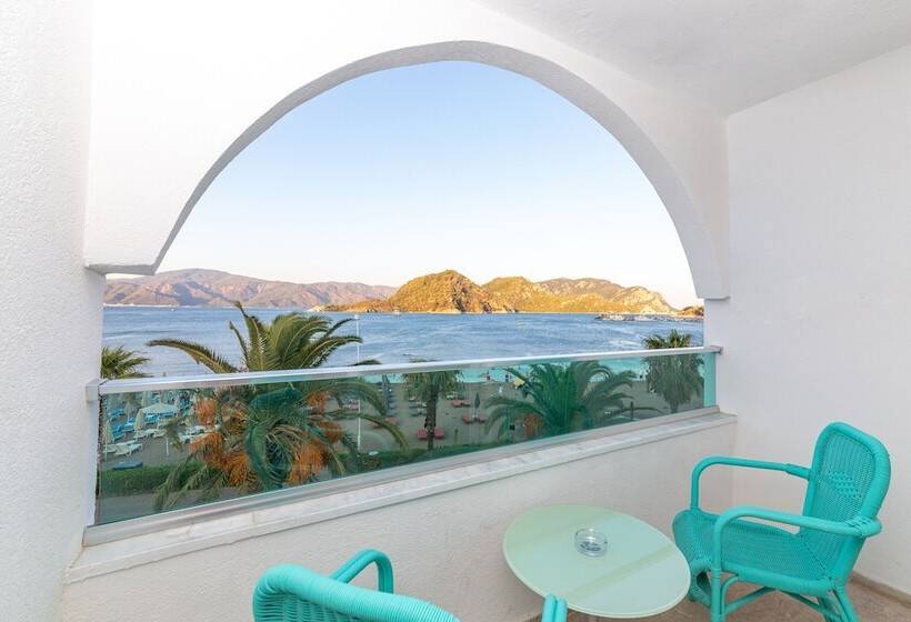 هتل Contess By Faros