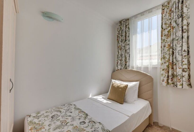 هتل Contess By Faros