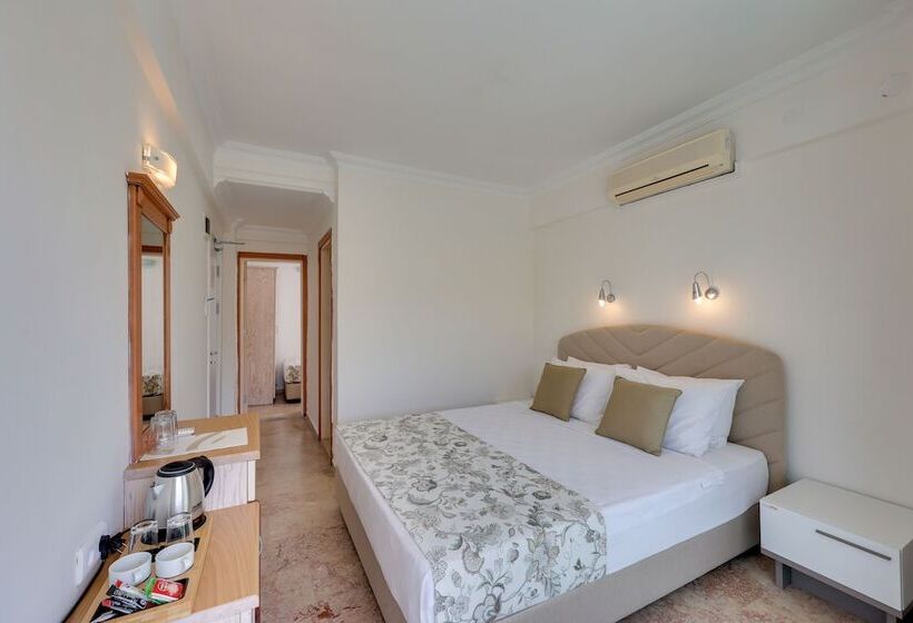 هتل Contess By Faros