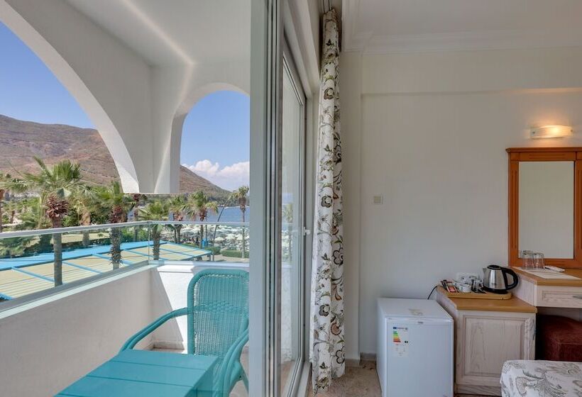 هتل Contess By Faros