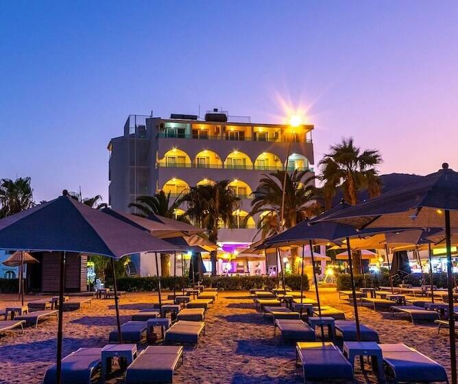 هتل Contess By Faros