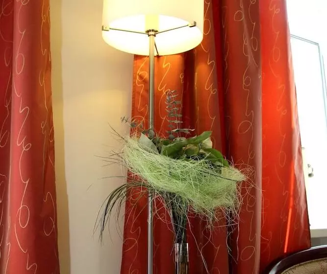 هتل Dom Dostoevskogo