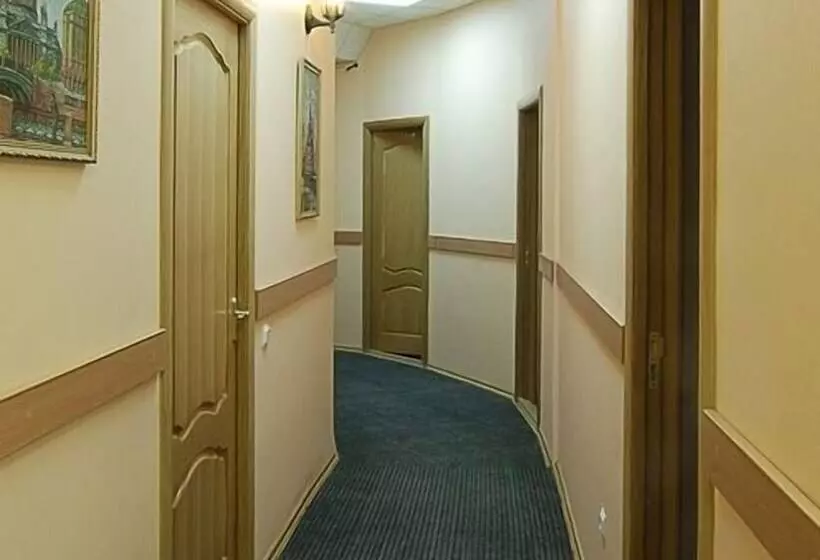 هتل Dom Dostoevskogo