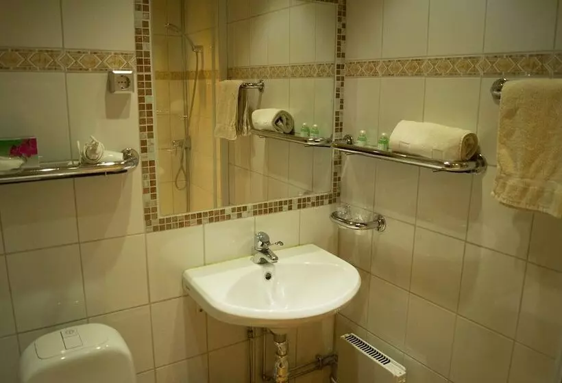 هتل Drei Jahreszeiten